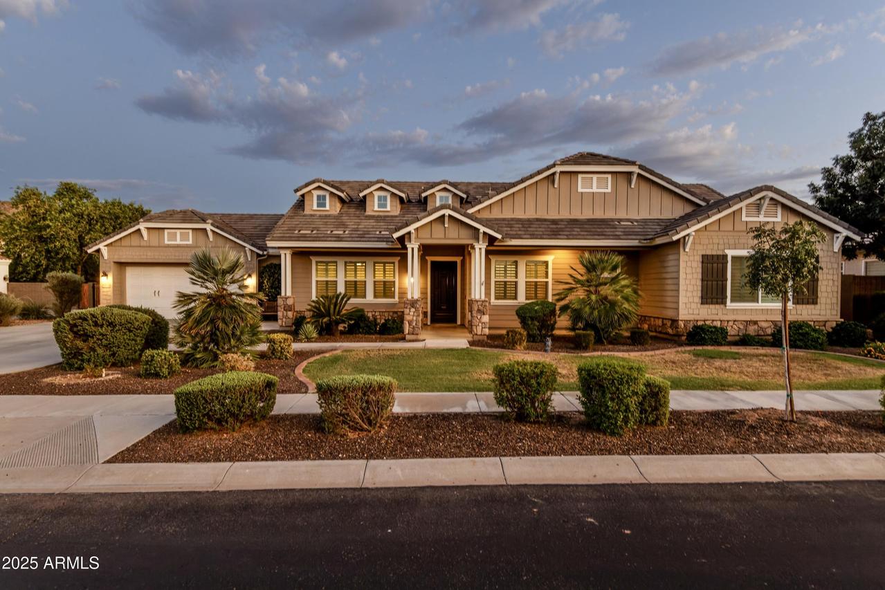 2825 E Harwell Rd., Phoenix, AZ 85042