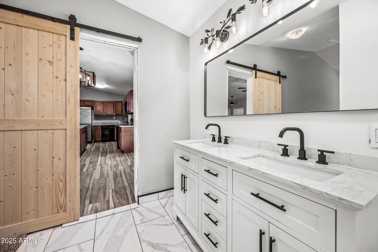 11121 E Camino Cir., Mesa, AZ 85207