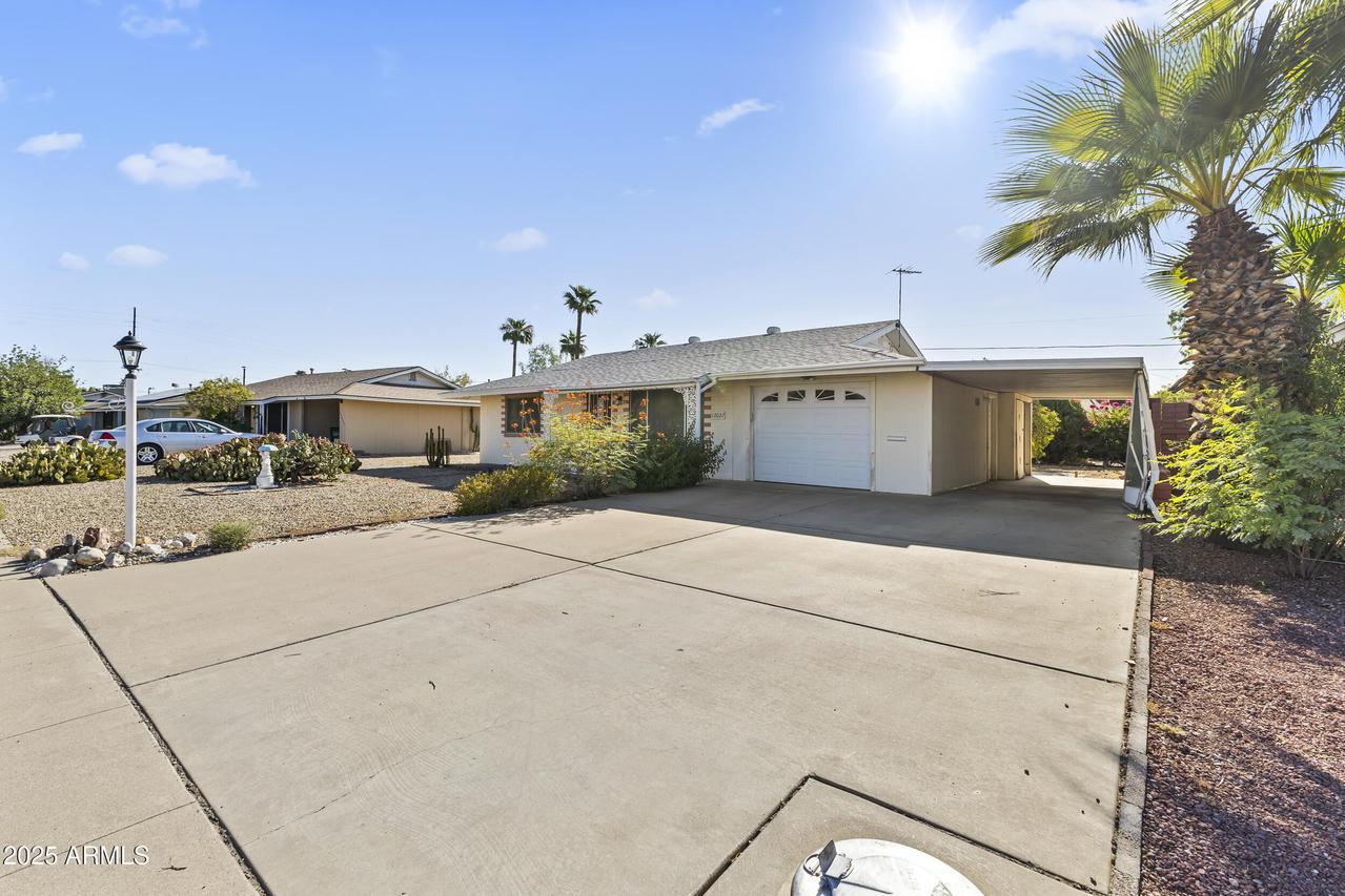 12027 N 105th Ave., Sun City, AZ 85351