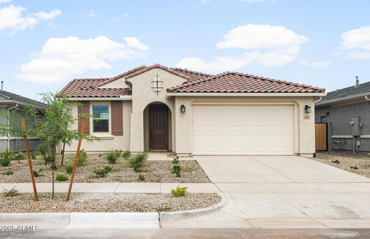 1438 W Treasure Tr., Apache Junction, AZ 85120