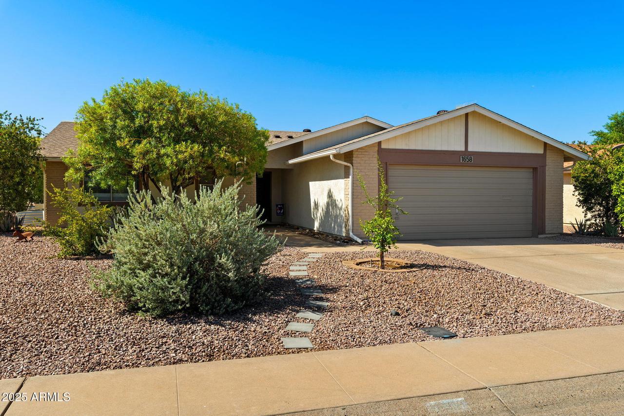 1658 Leisure World, Mesa, AZ 85206