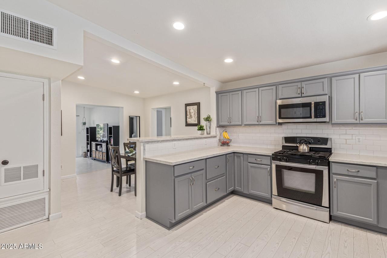 3802 E Shaw Butte Dr., Phoenix, AZ 85028