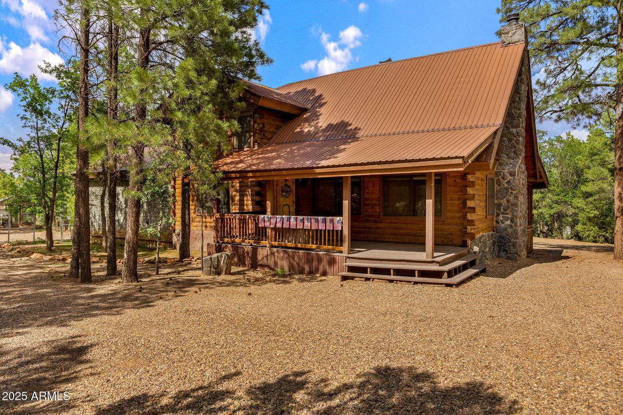 2032 Ponderosa Tr., Overgaard, AZ 85933