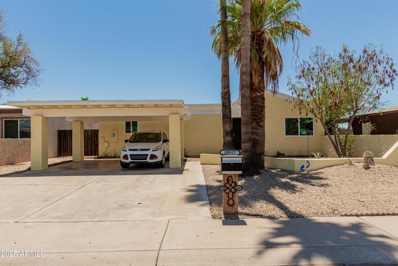 10517 W Calle Del Sol, Phoenix, AZ 85037