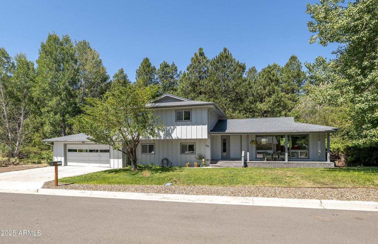 2121 N Crescent Dr., Flagstaff, AZ 86001