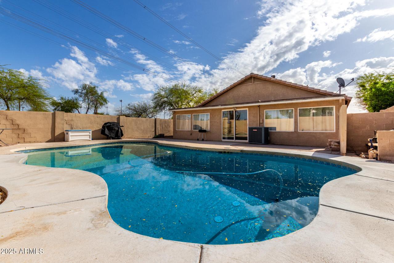 374 N Bay Dr., Gilbert, AZ 85233