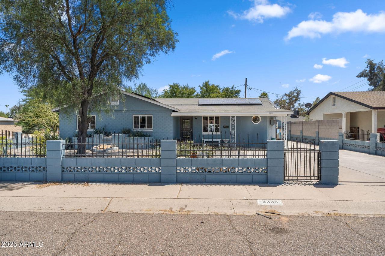 2335 W Campus Dr., Phoenix, AZ 85015