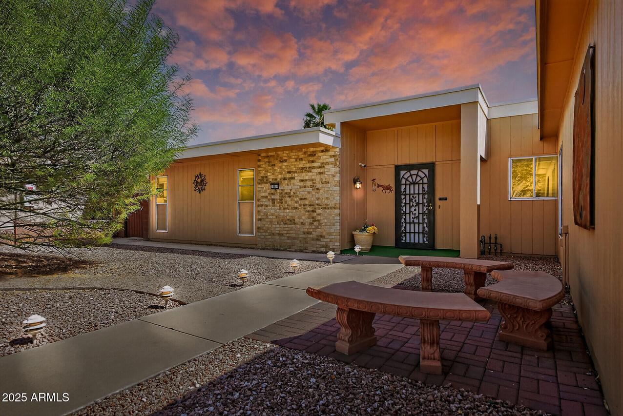 10801 W Manzanita Dr., Sun City, AZ 85373