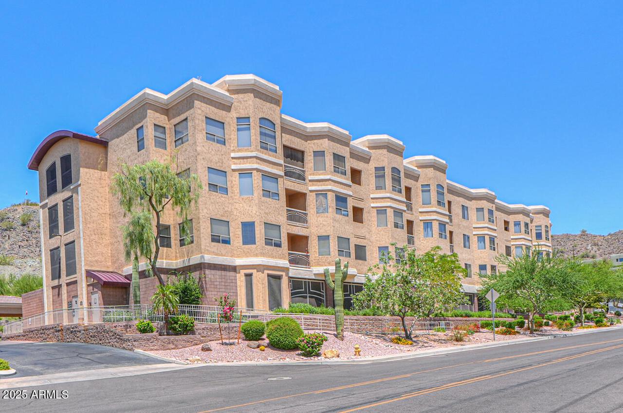 9820 N Central Ave. #311, Phoenix, AZ 85020