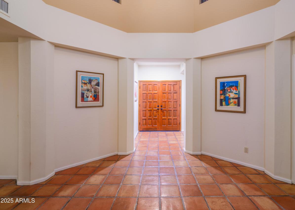 2537 E Vogel Ave., Phoenix, AZ 85028