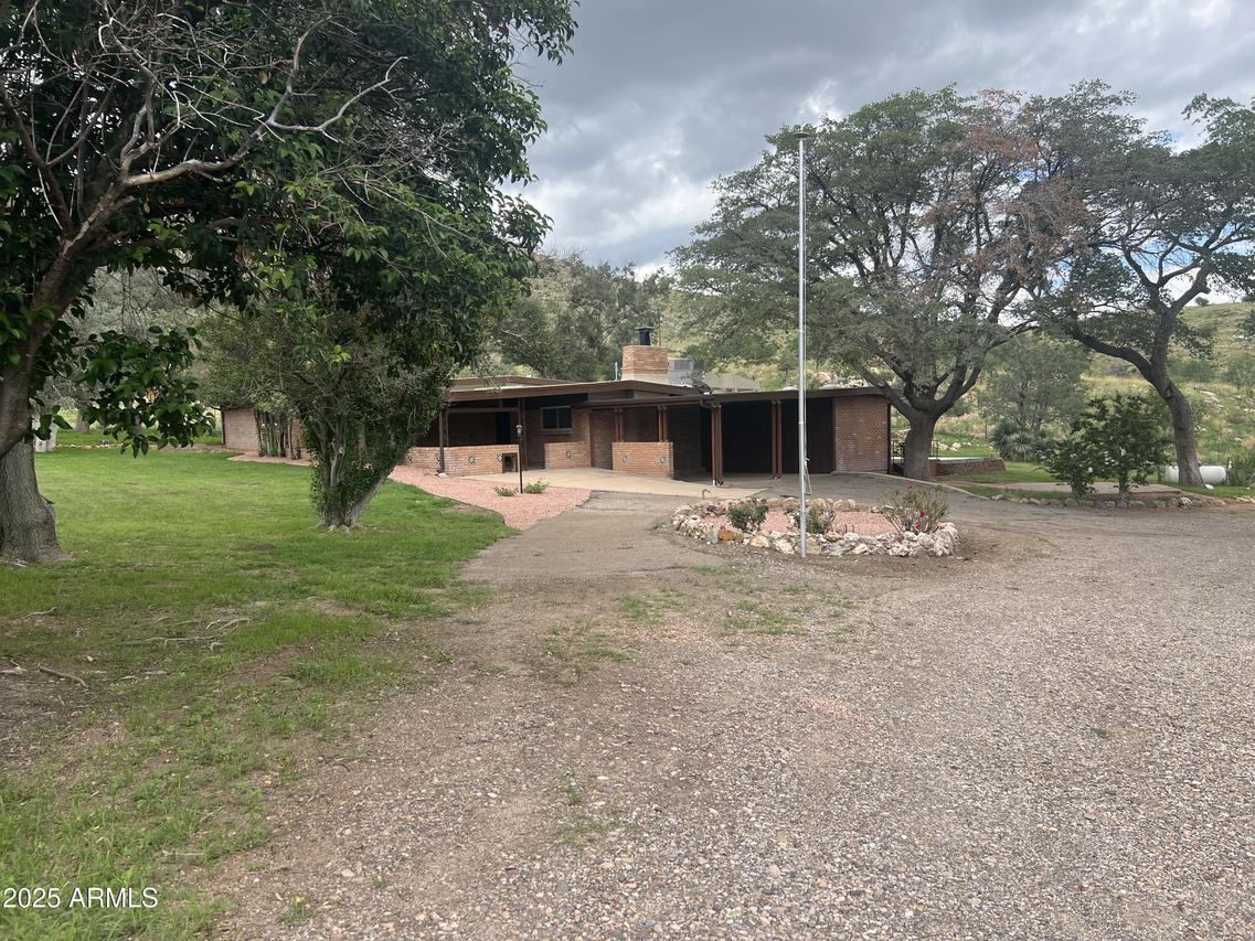 9990 E Muffin Ln., Hereford, AZ 85615
