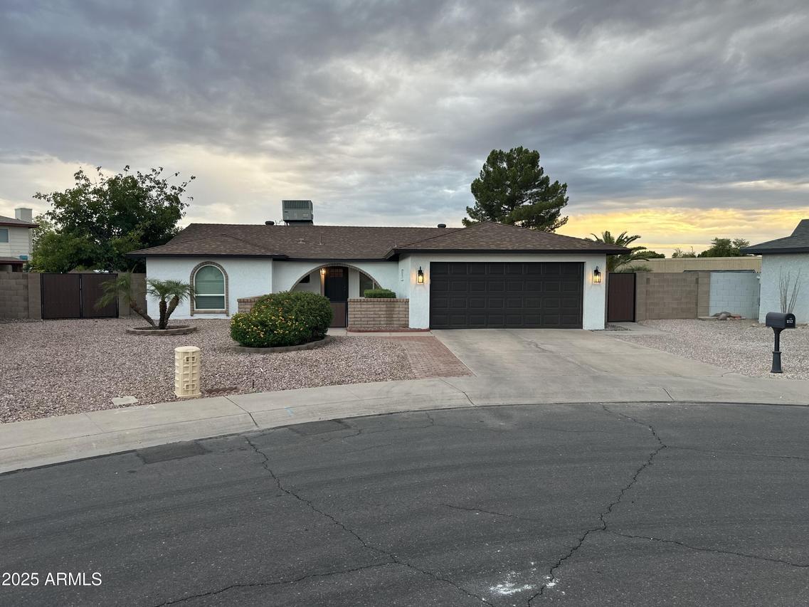 2717 W Laguna Azul Cir., Mesa, AZ 85202