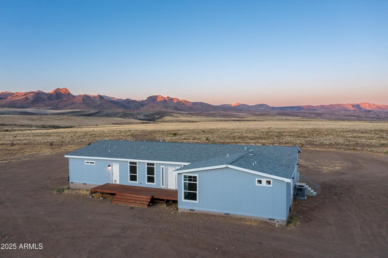 19965 E Stargazer Dr., Wikieup, AZ 85360