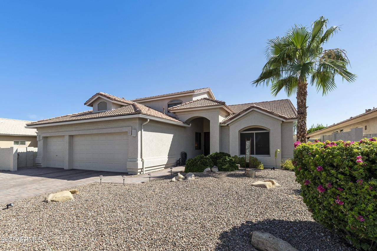 10042 E Emerald Dr., Sun Lakes, AZ 85248