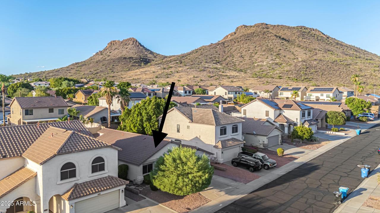 6356 W Desert Hollow Dr., Phoenix, AZ 85083