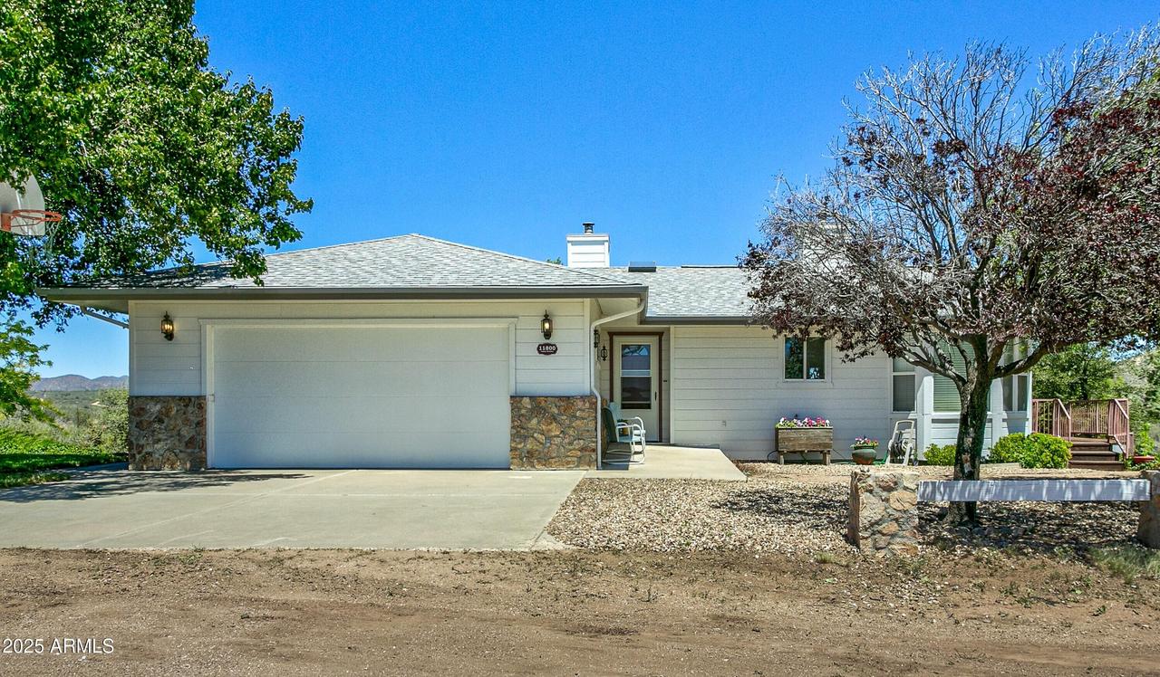 11800 W Faded Whistle Rd., Skull Valley, AZ 86338