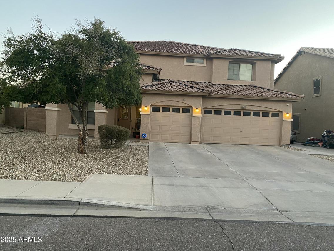 3233 W Pleasant Ln., Phoenix, AZ 85041