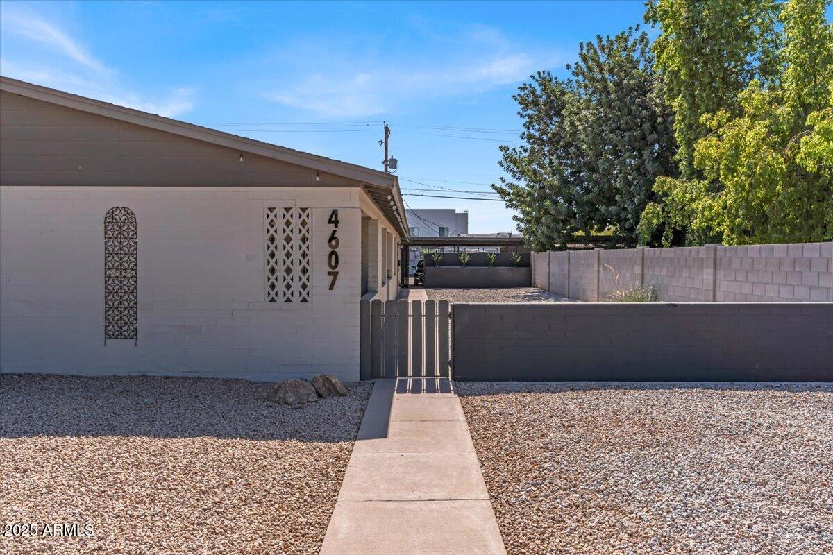 4607 N 12th Ave., Phoenix, AZ 85013