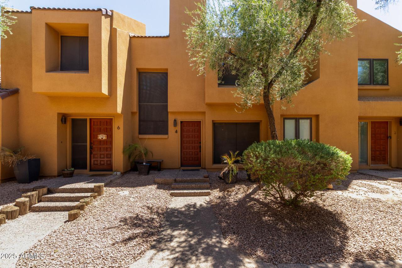 4 E La Diosa Dr., Tempe, AZ 85282
