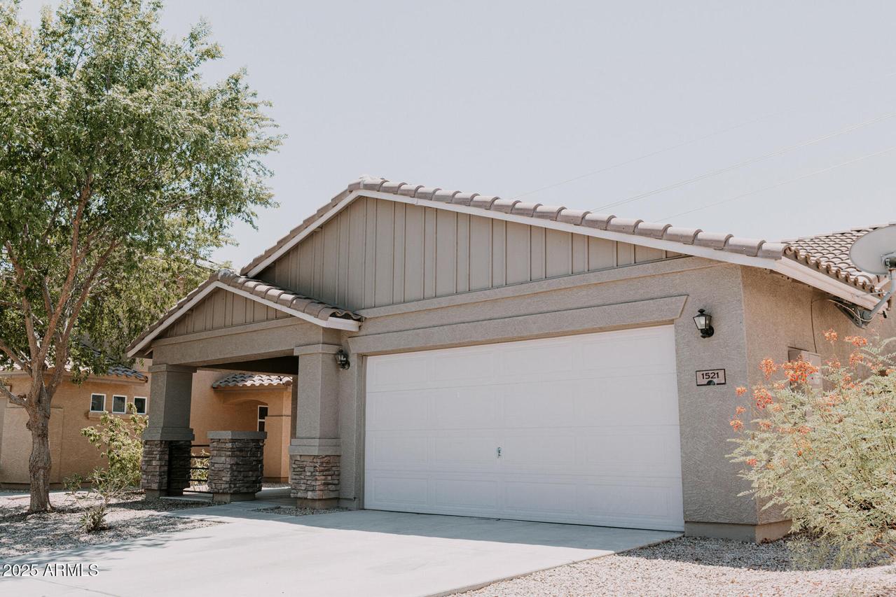 1521 E Mayfield Dr., San Tan Valley, AZ 85143