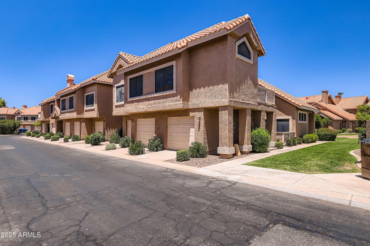 1633 E Lakeside Dr. #108, Gilbert, AZ 85234