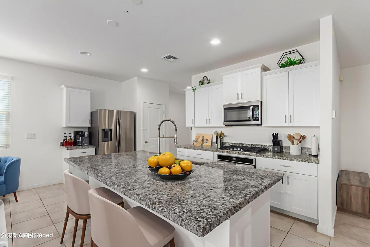 4532 W Sweetbush Way, San Tan Valley, AZ 85144
