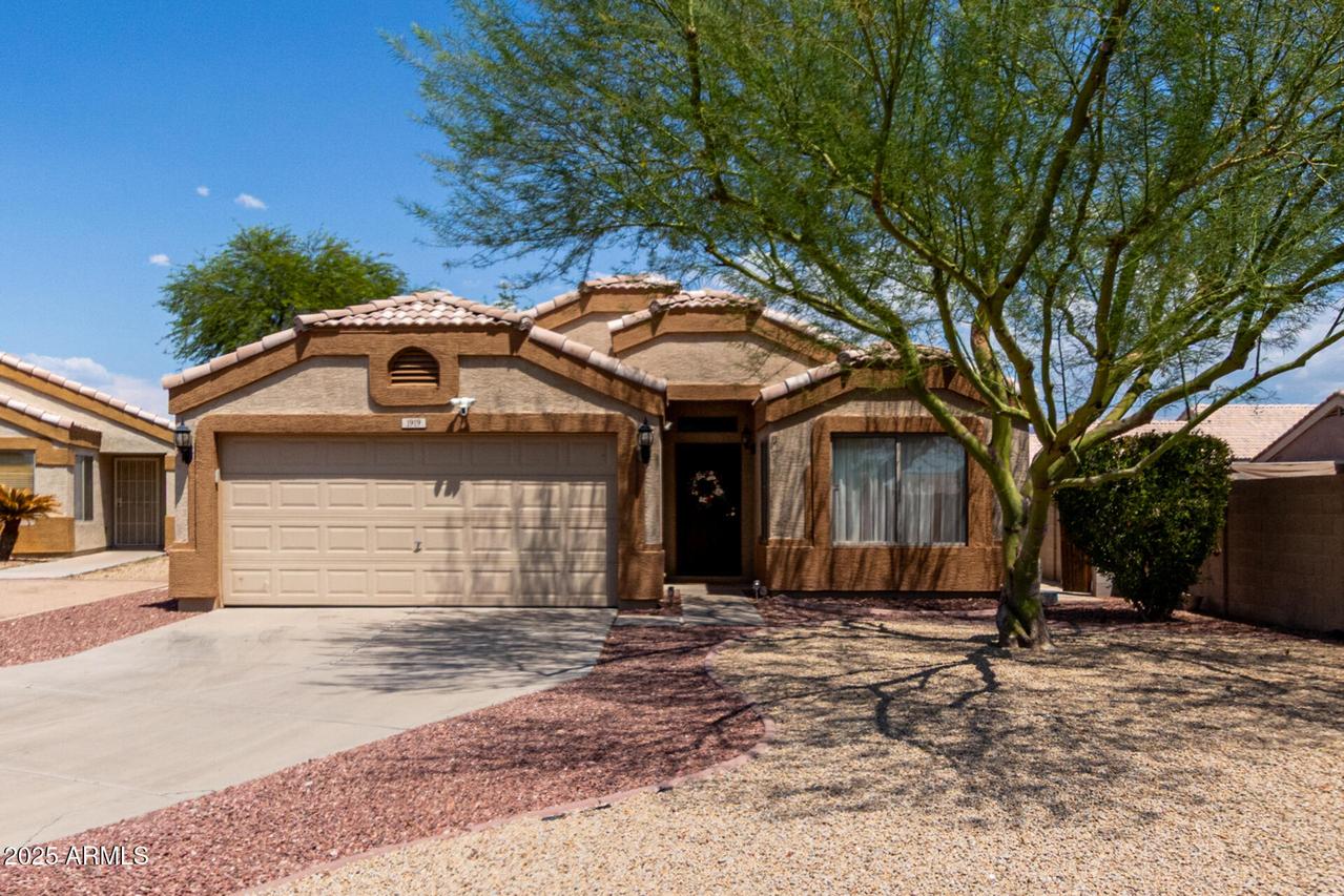 1919 S Valley Dr., Apache Junction, AZ 85120