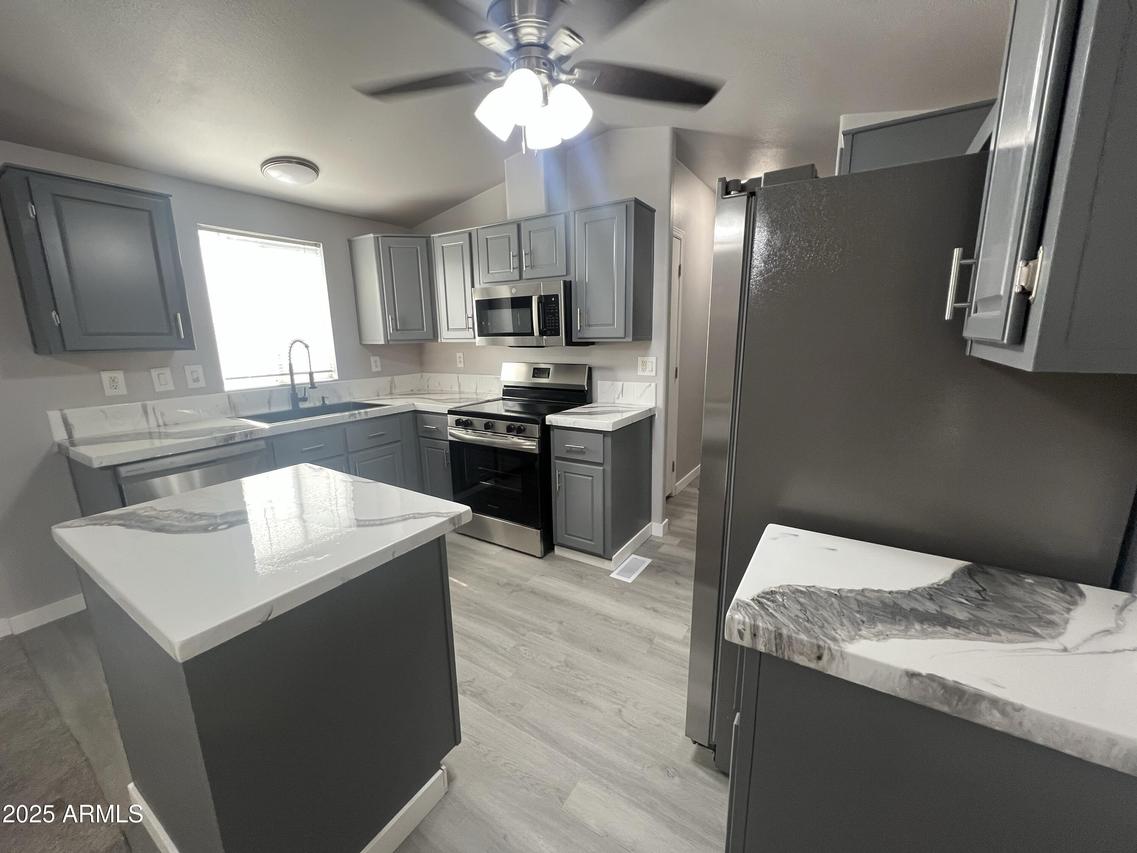 10701 N 99 Ave. #15, Peoria, AZ 85345
