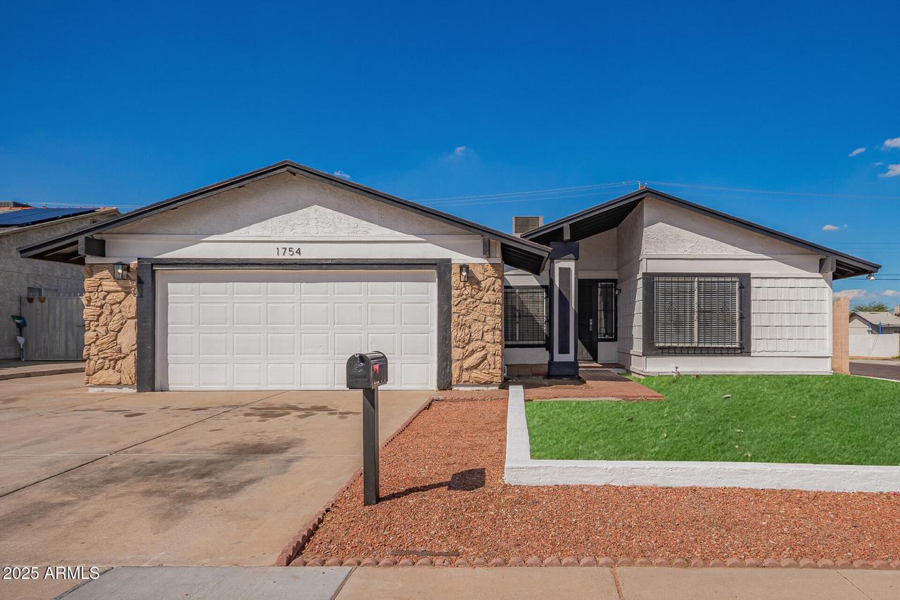 1754 E Alta Vista Rd., Phoenix, AZ 85042