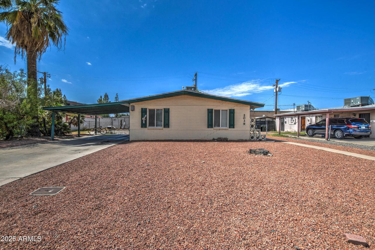 2039 W Pasadena Ave., Phoenix, AZ 85015