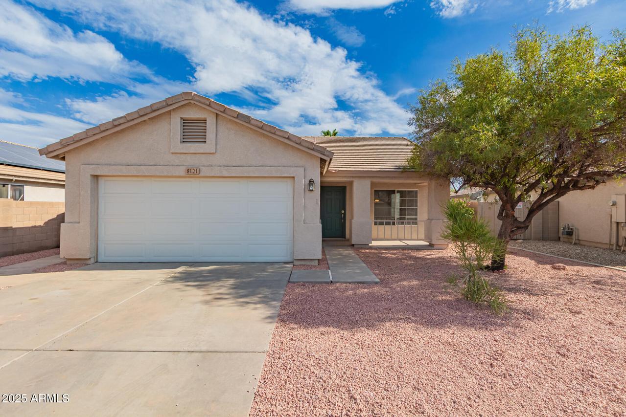 8121 W Lumbee St., Phoenix, AZ 85043