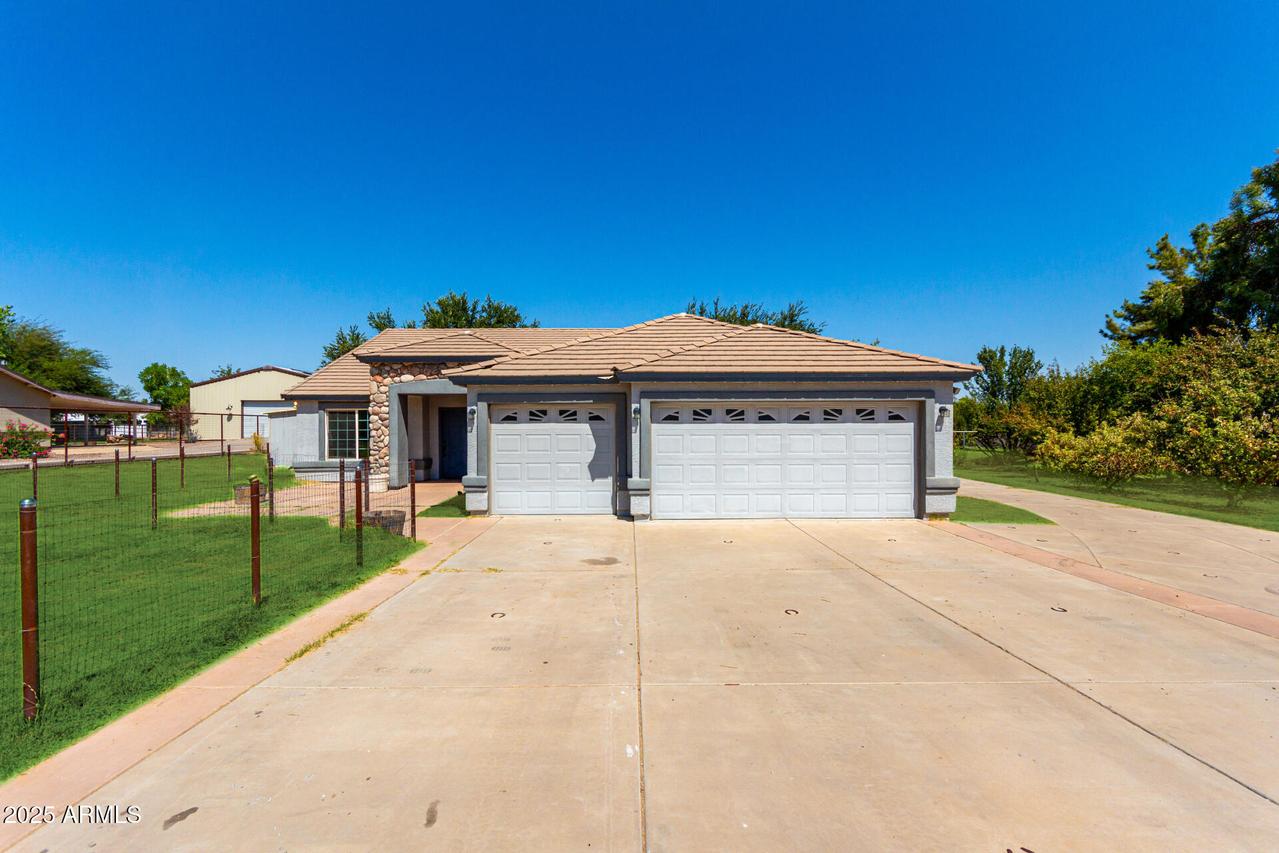 7517 N Perryville Rd., Waddell, AZ 85355