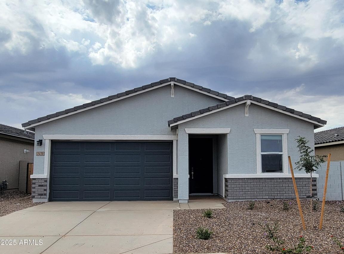 2439 E Fortana Dr., San Tan Valley, AZ 85143