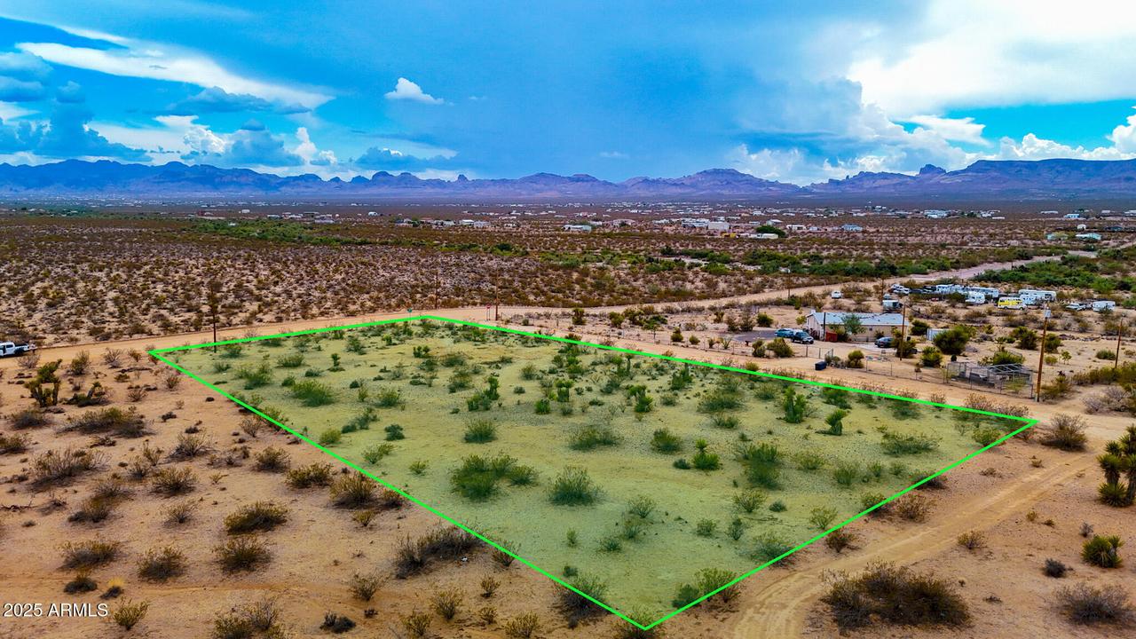 TBD Chinle Dr Lot #4  1 Acre #-, Golden Valley, AZ 86413