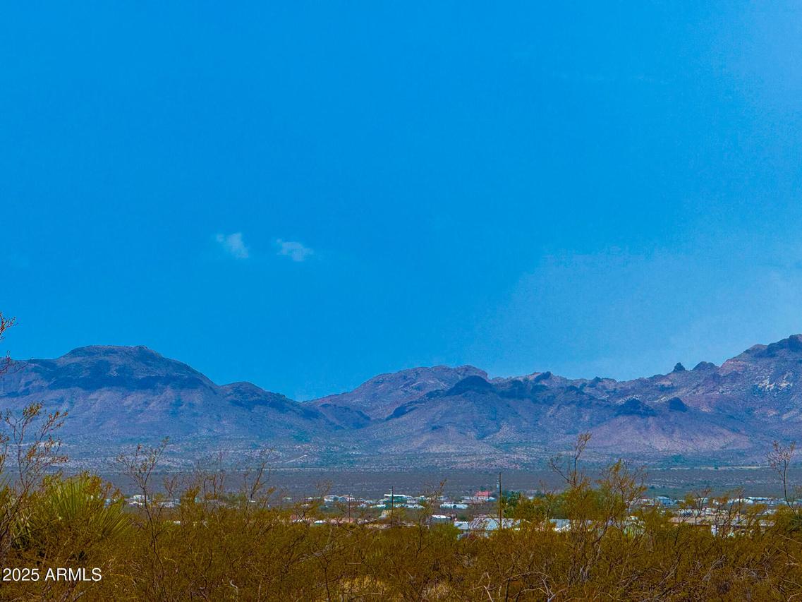 TBD Chinle Dr Lot #4  1 Acre #-, Golden Valley, AZ 86413
