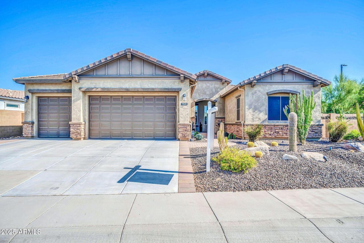 1526 W Molly Ln., Phoenix, AZ 85085