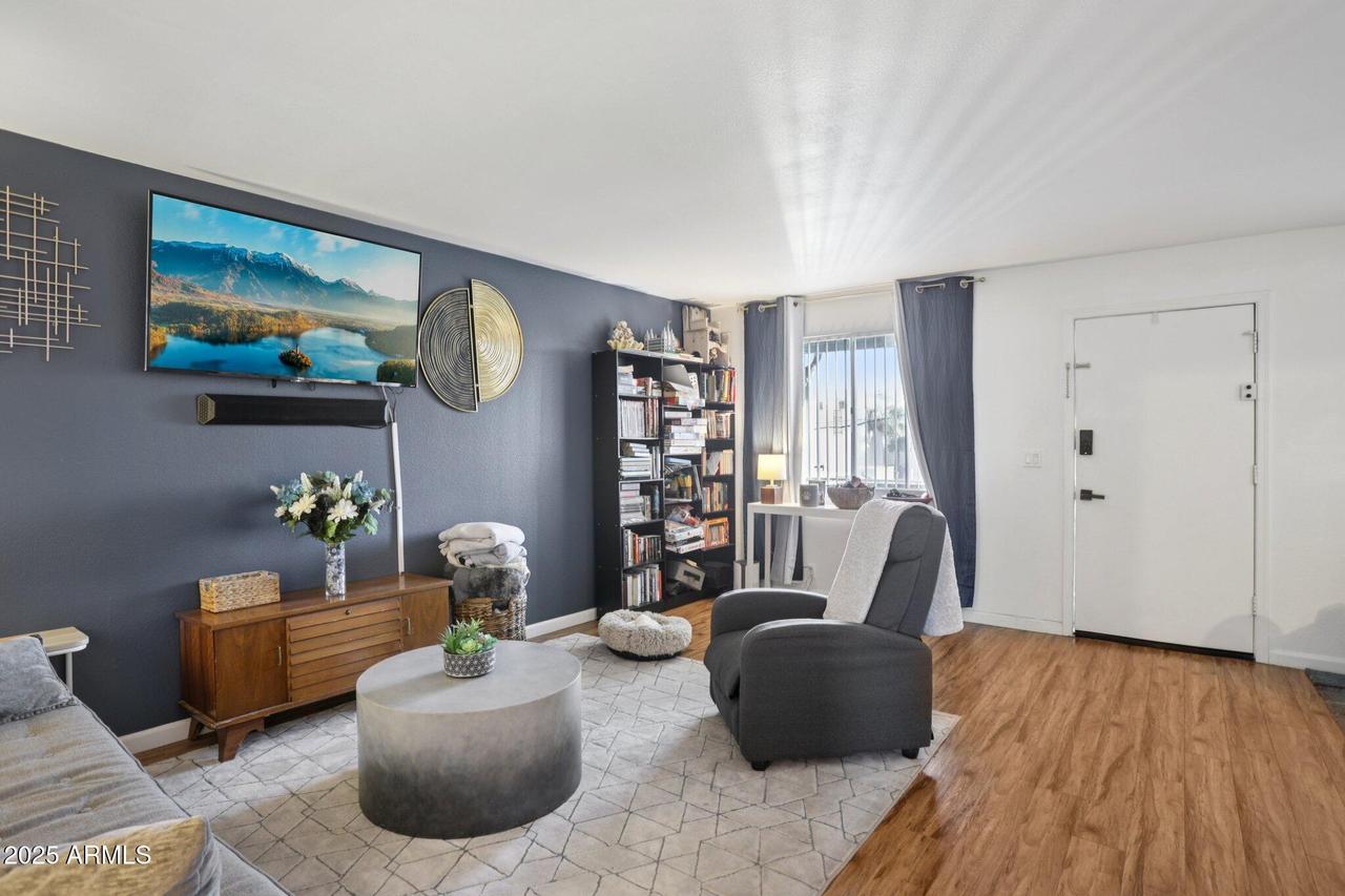1702 W Tuckey Ln. #211, Phoenix, AZ 85015