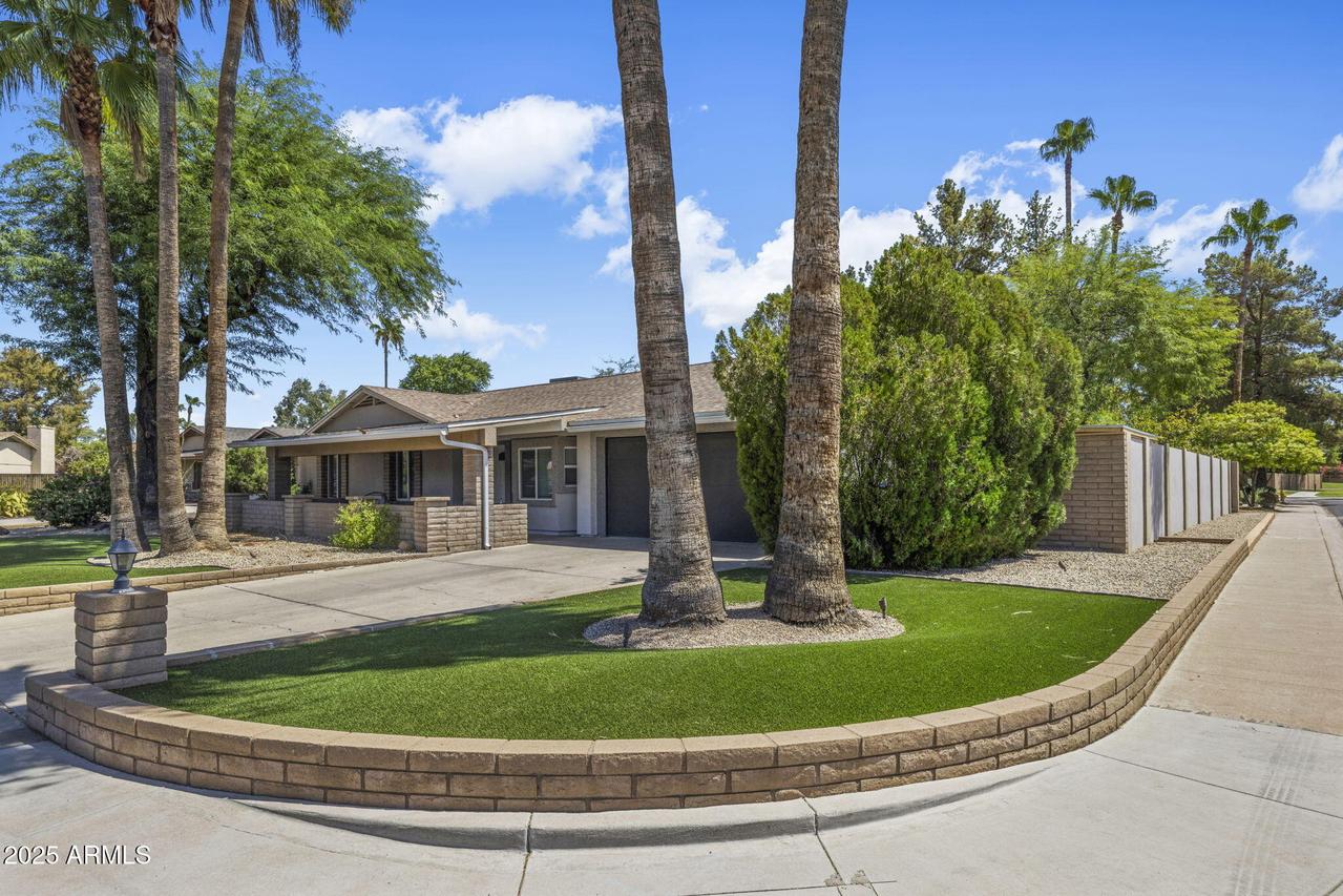 15841 N 49th Pl., Scottsdale, AZ 85254