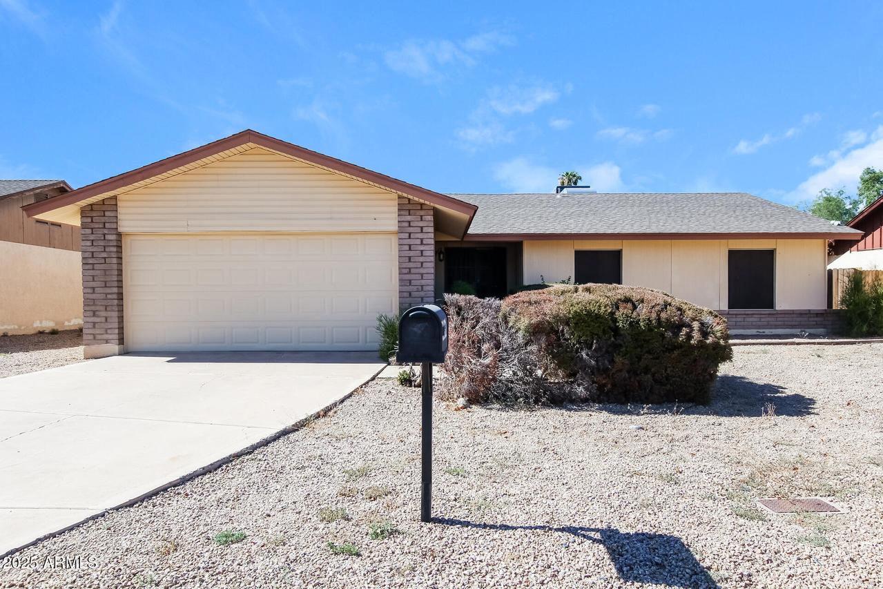 3131 W Campo Bello Dr., Phoenix, AZ 85053