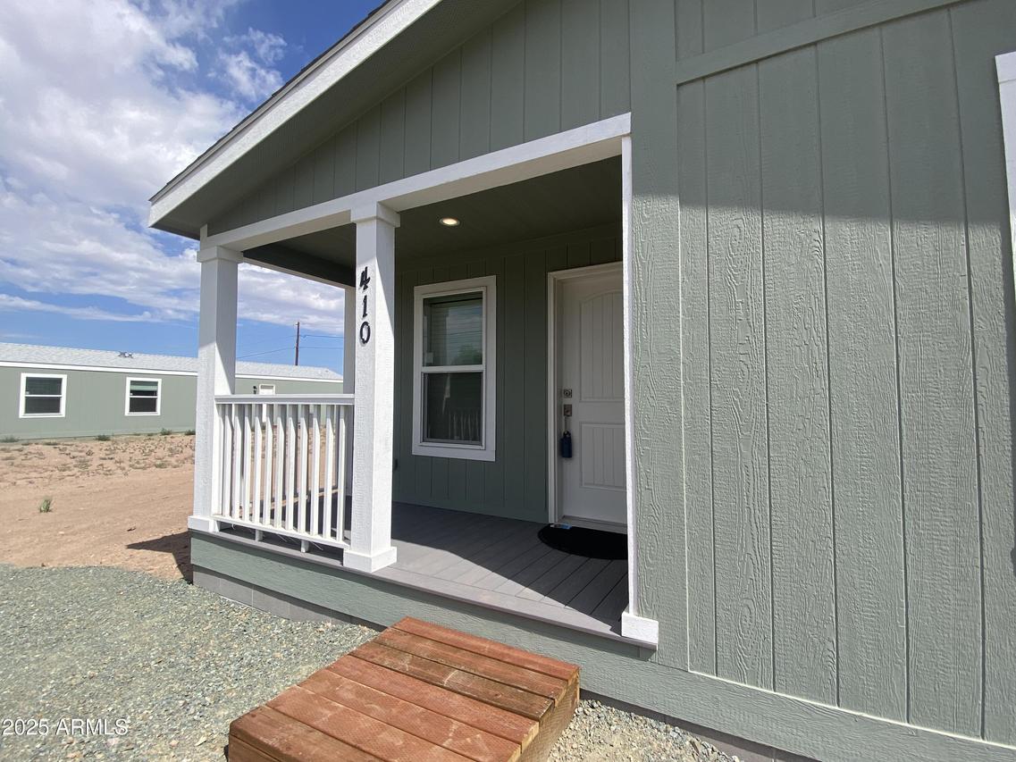 410 W Venice Way, Paulden, AZ 86334