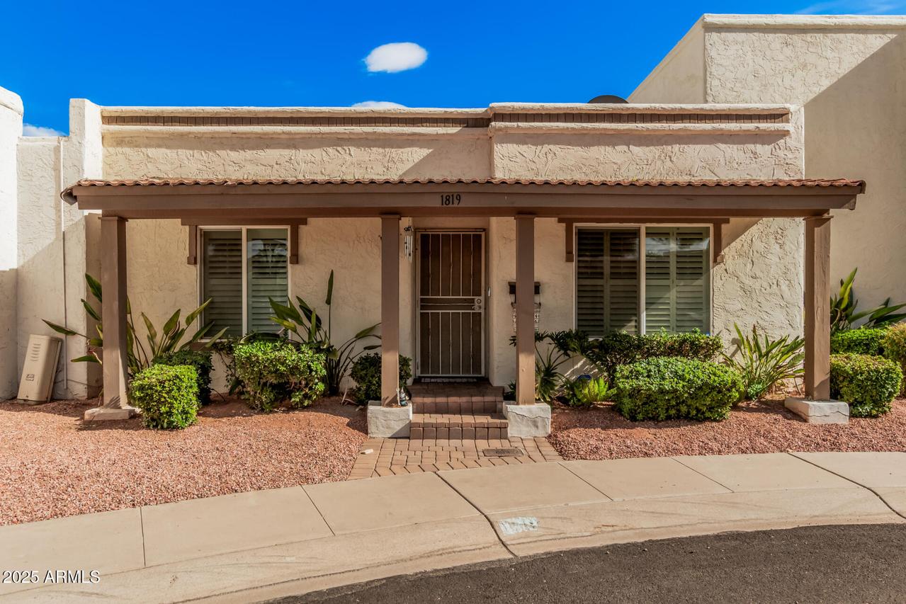 1819 W Stella Ln., Phoenix, AZ 85015