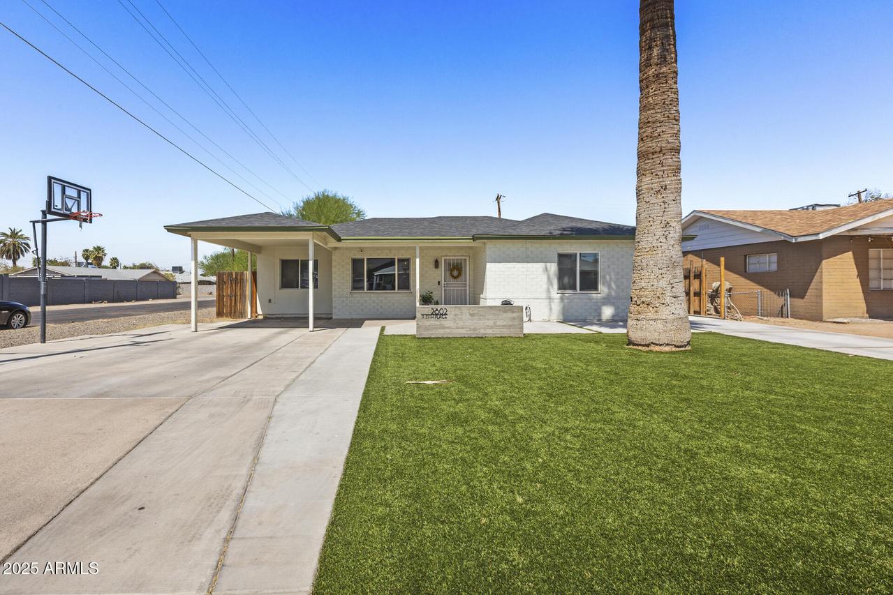 2802 N 35th Pl., Phoenix, AZ 85008