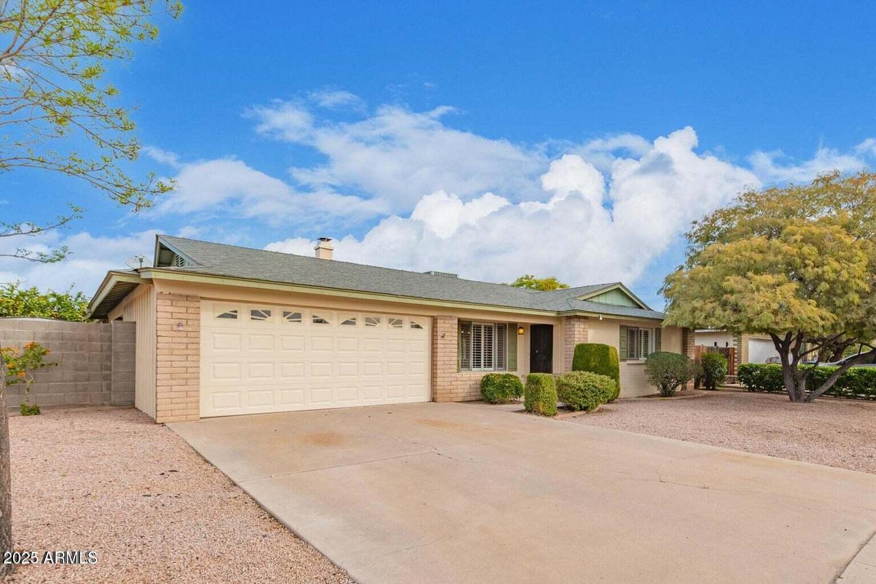 2122 E Palmcroft Dr., Tempe, AZ 85282