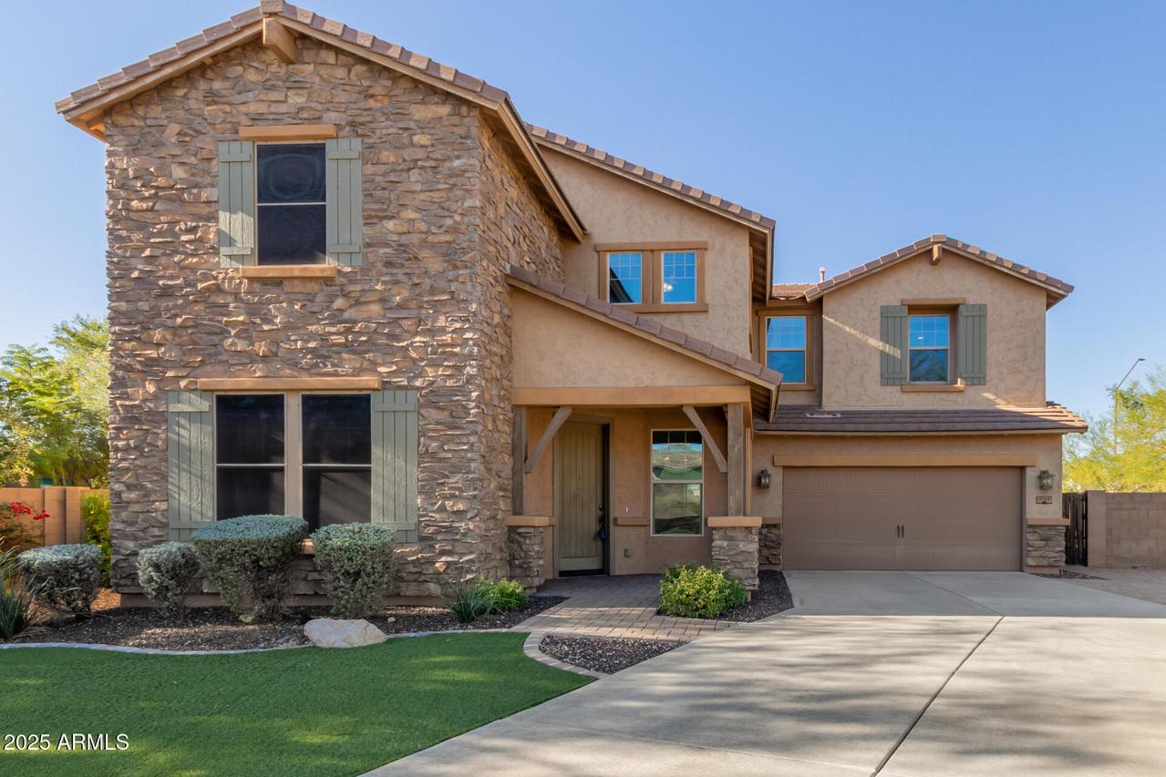 3760 W Lapenna Dr., New River, AZ 85087