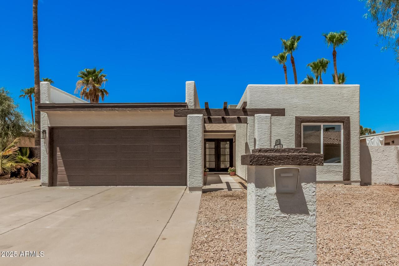 26210 S Saddletree Dr., Sun Lakes, AZ 85248