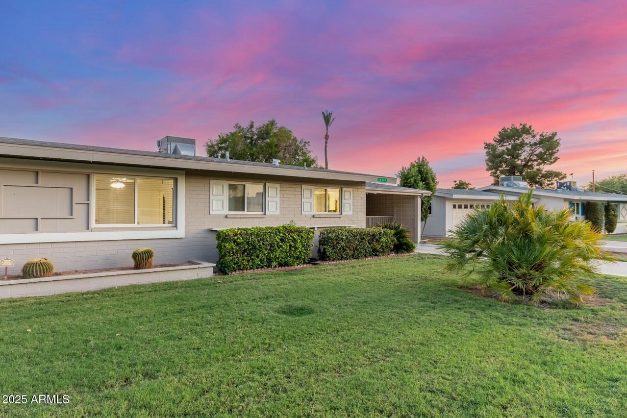 10219 W Snead Cir., Sun City, AZ 85351