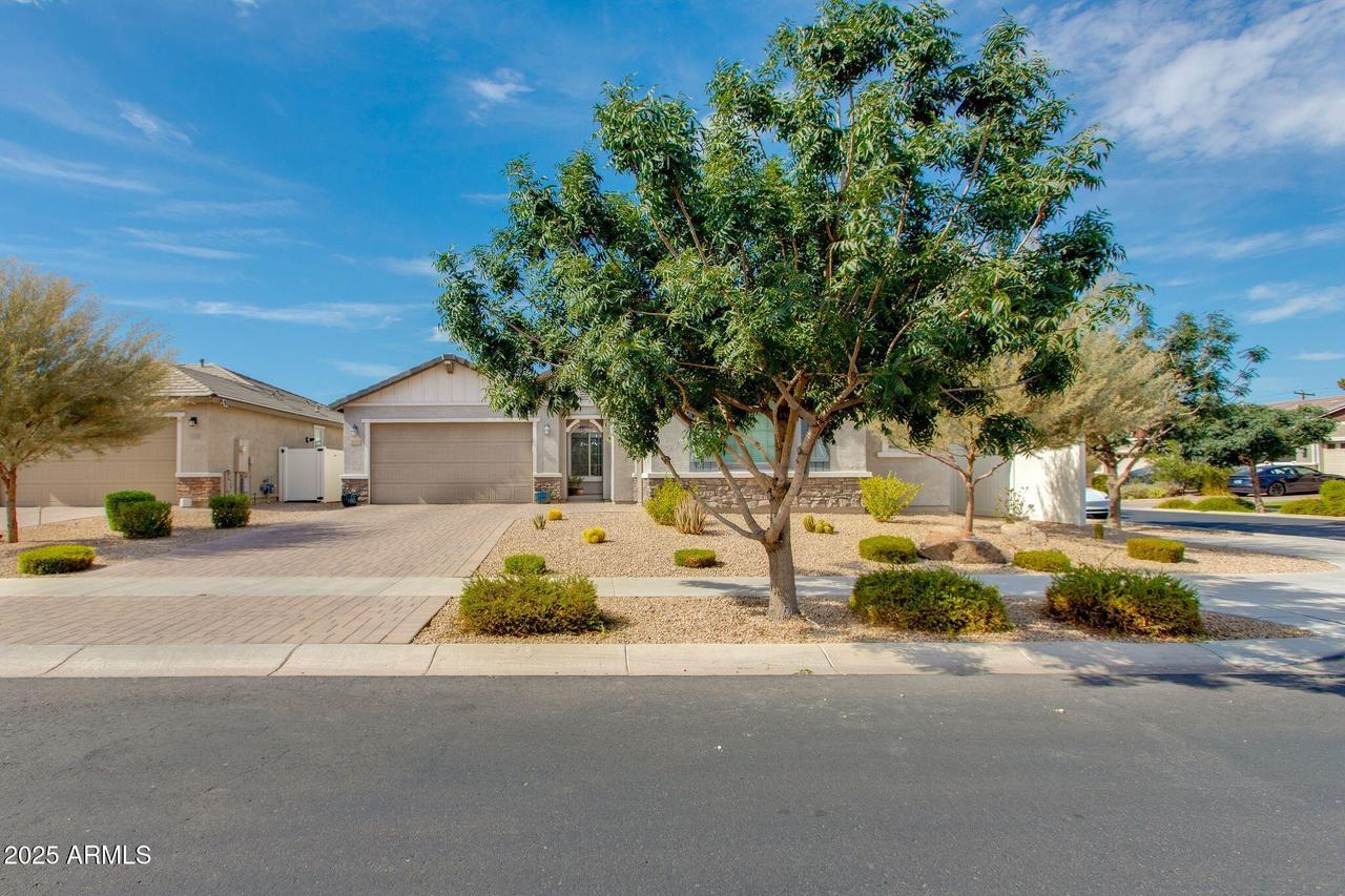 2528 E Alta Vista Rd., Phoenix, AZ 85042