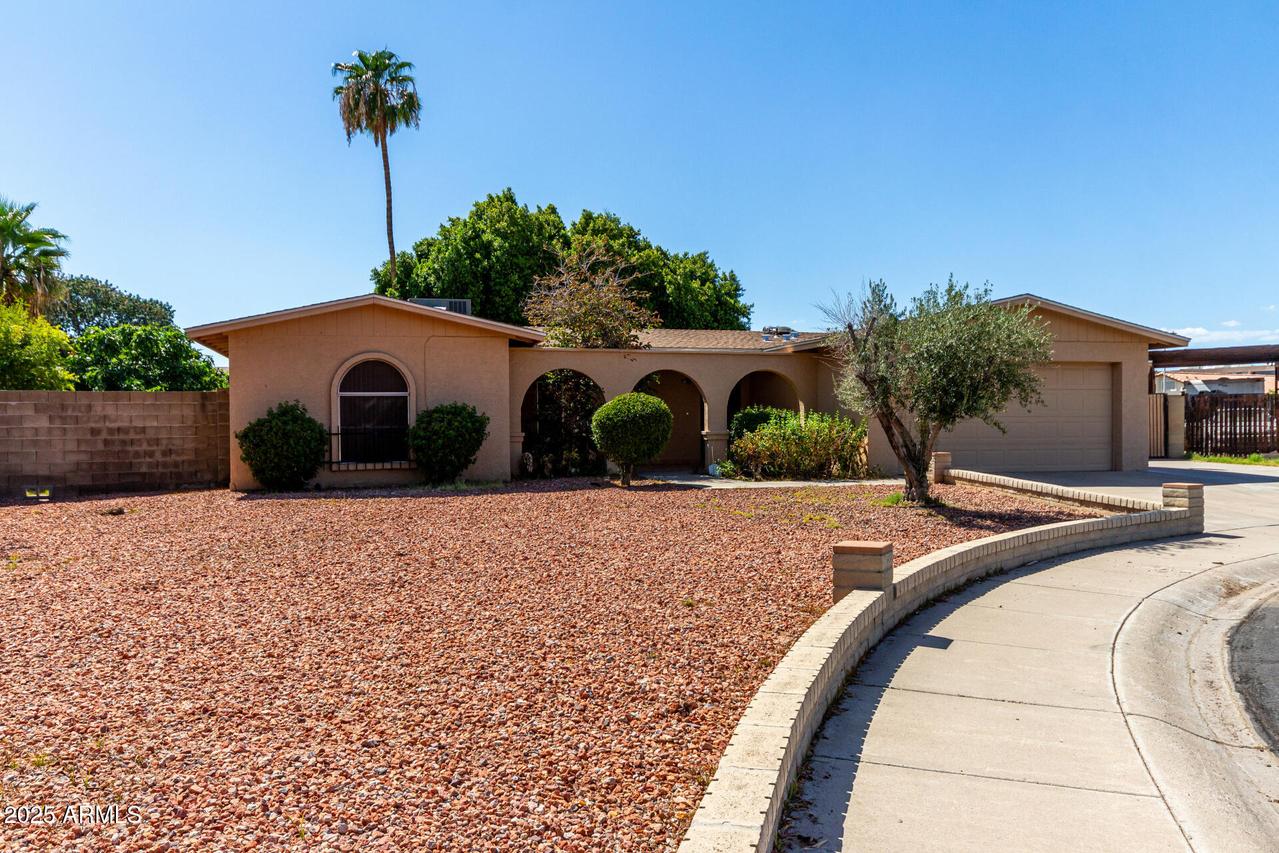 8618 N 43rd Dr., Glendale, AZ 85302