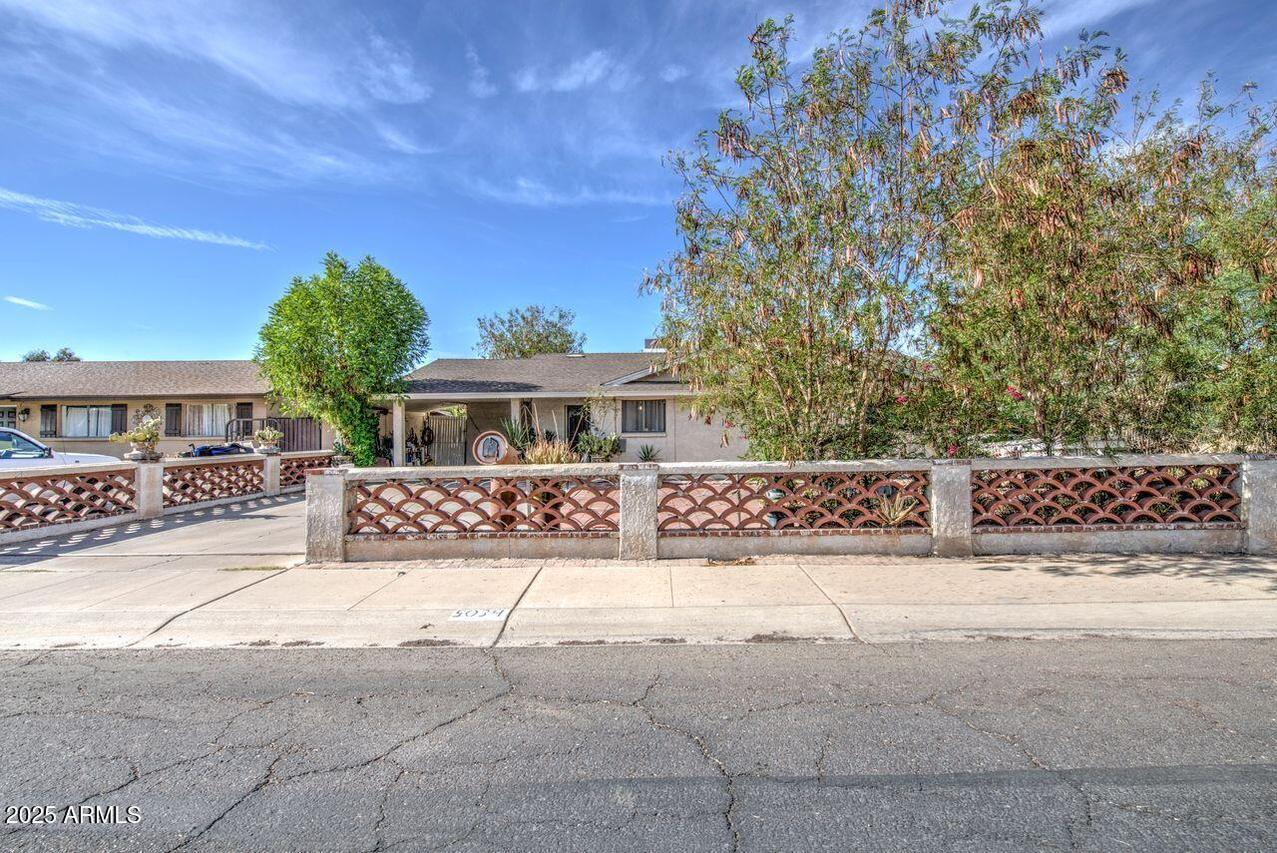5034 W Roanoke Ave., Phoenix, AZ 85035