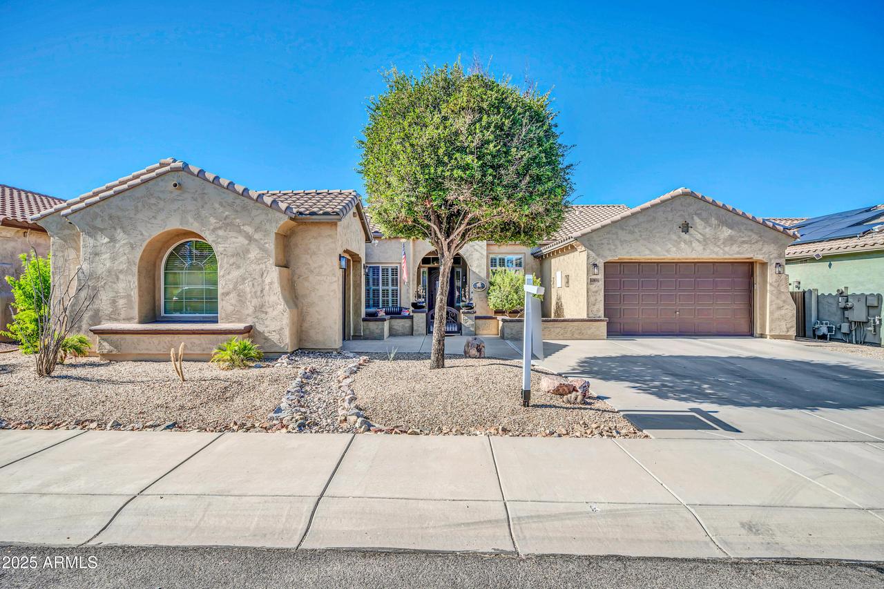 17938 W Griswold Rd., Waddell, AZ 85355